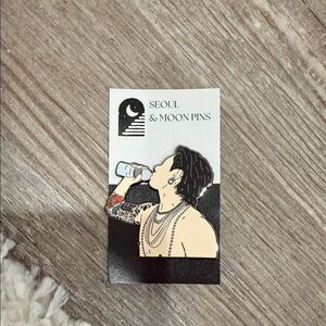 BTS jungkook Seoul & Moon Pins Black and Cream Enamel Pin